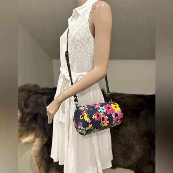 Handmade Genuine Cowhide Floral Print Barrel Bag/Crossbody with 2 Strap Styles - Picture 8 of 15